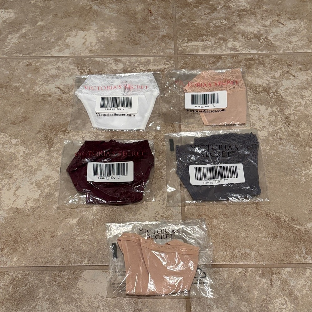 S/5 NIP Victoria’s Secret size large thongs